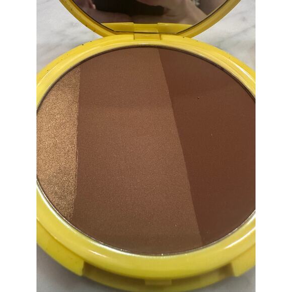 Trixie Cosmetics, Groovy Gardenia - Powder/Highlighter/Bronzer Trio - Picture 2 of 5